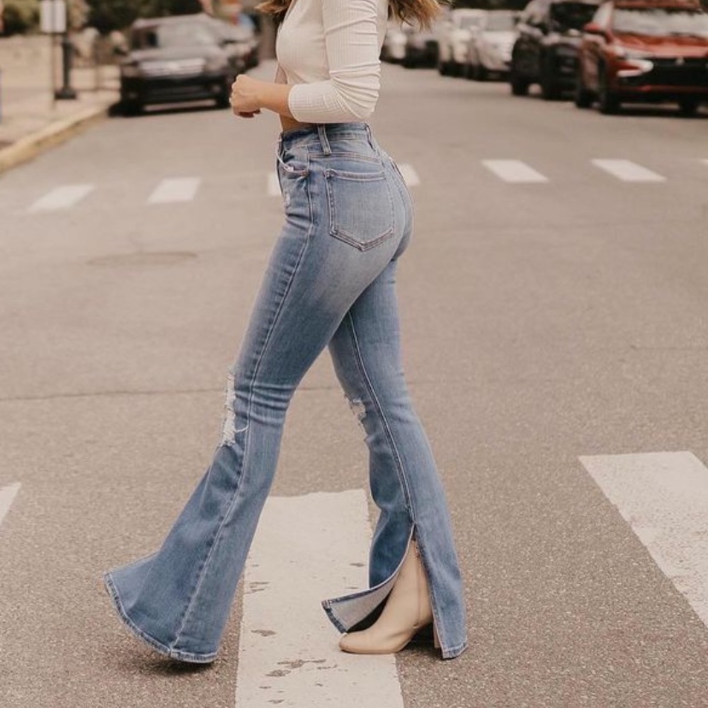 CELLO HIGH RISE SIDE SLIT FLARE JEANS